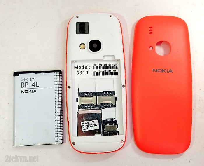 Nokia 3310 sử dụng 2 sim cùng 1 khe thẻ nhớ 32GB