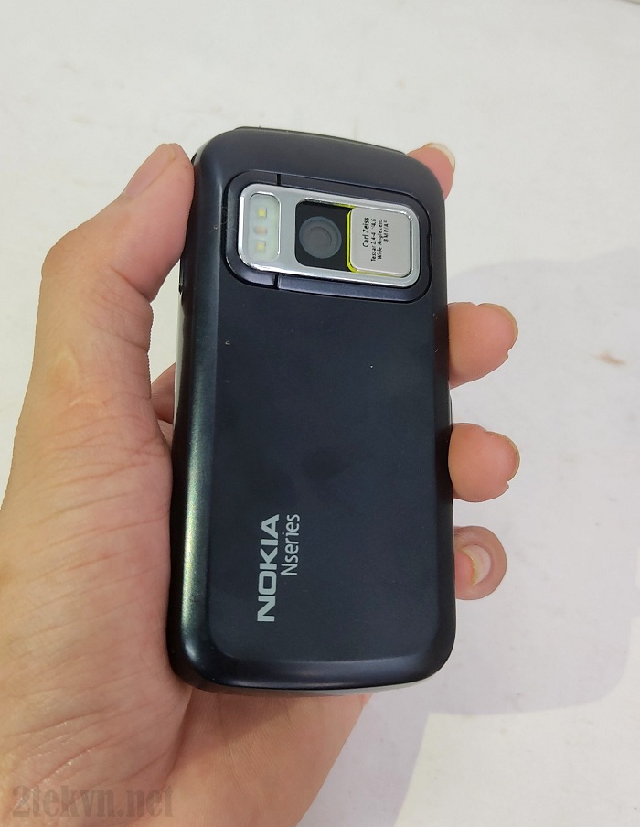 Mặt sau của chiếc Nokia N86