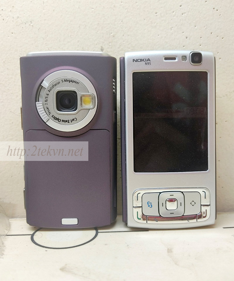 Điện thoại Nokia N95 (ảnh chụp tại của hàng)