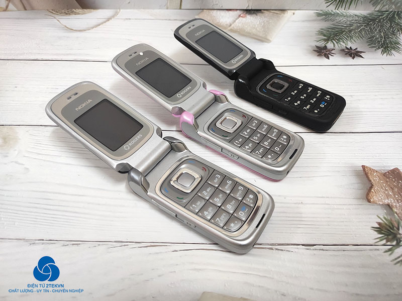 Nokia 6085 có thiết kế kiểu dáng nắp gập nhỏ gọn