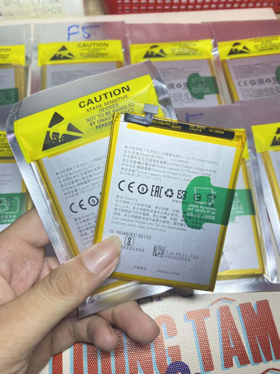 Pin Oppo F5 2tek 1 Pin Oppo F5 2tek 1